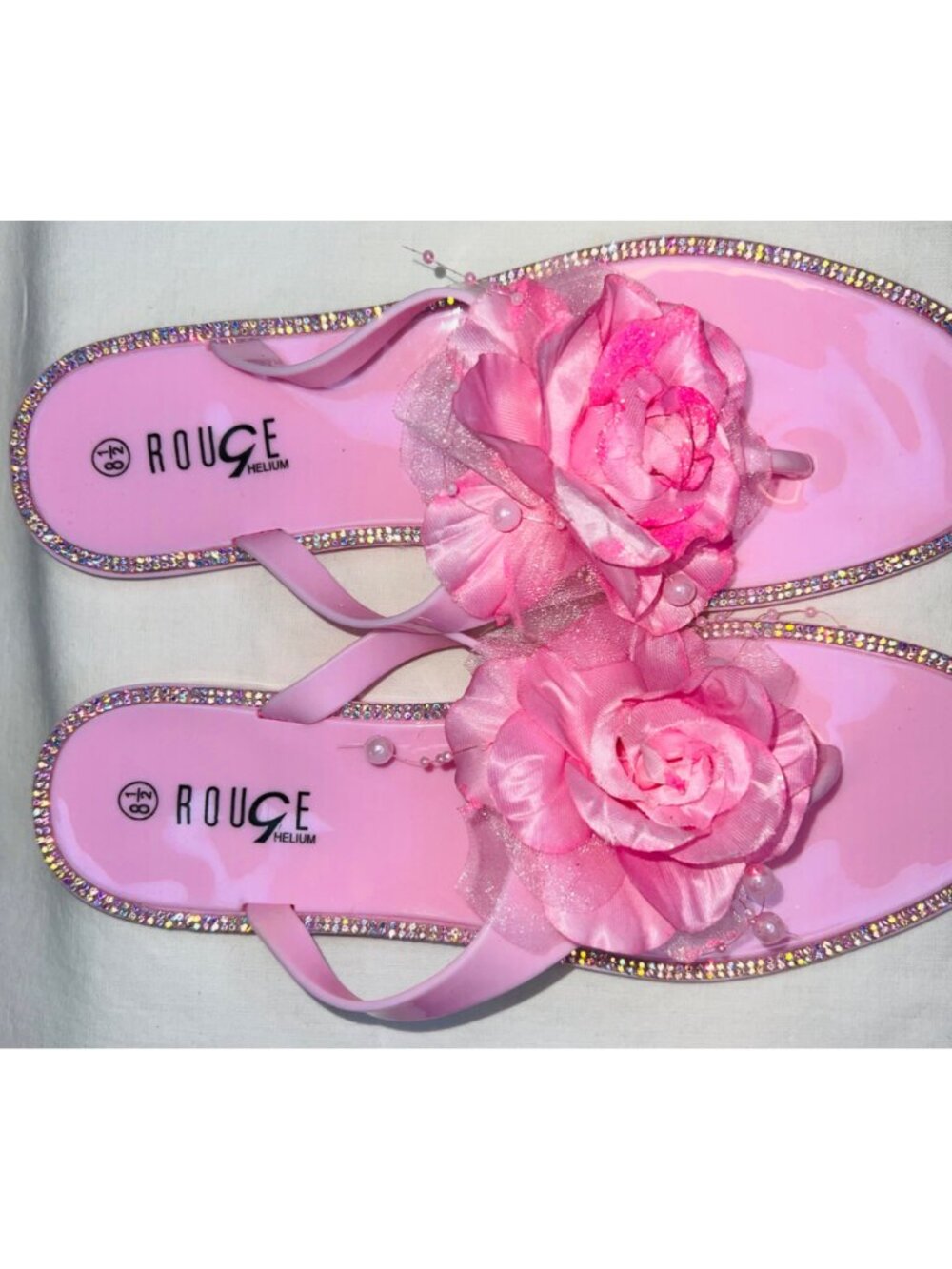 Rouge Helium Women’s Pink Sandals wRhinestone Trim and Flower Size 8.5 - Picture 2 of 5